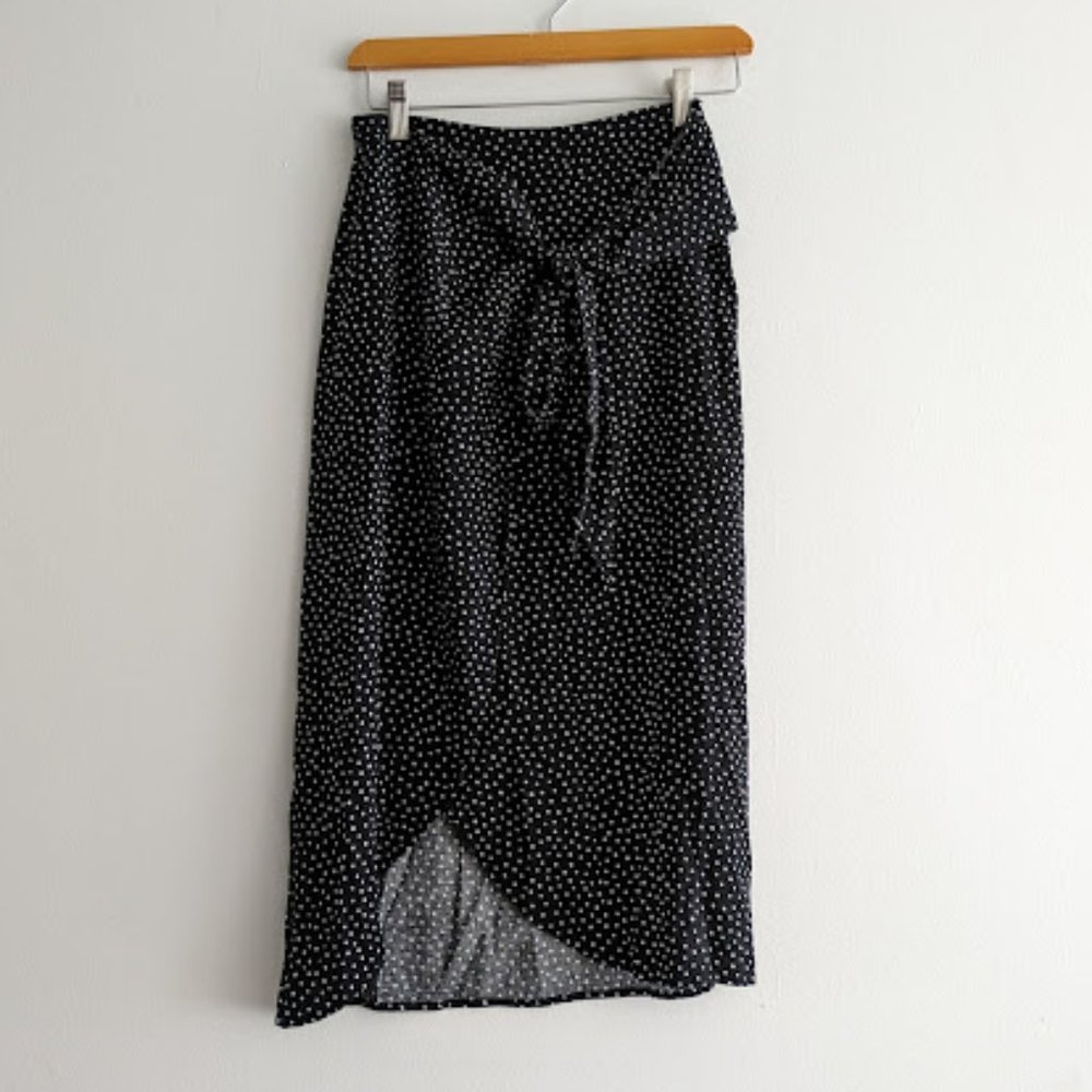 NWT Monki Black and White Midi Wrap Skirt Size 32